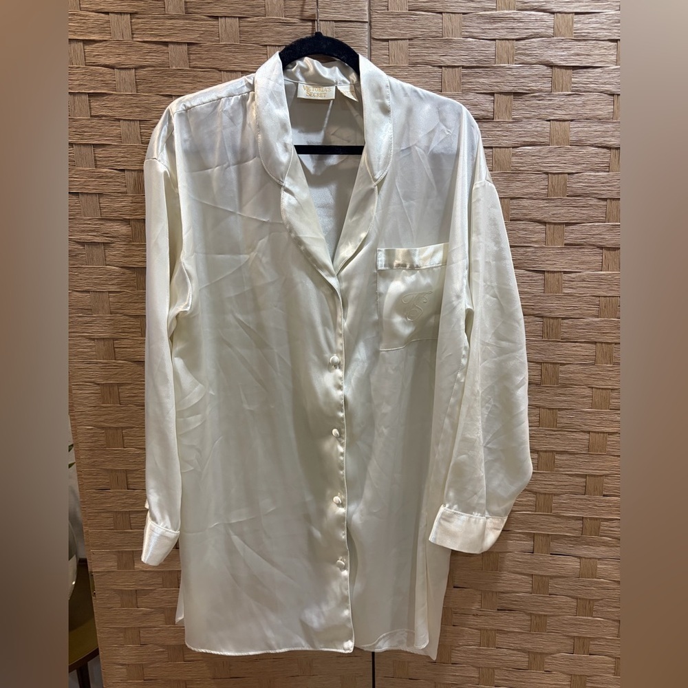 Vintage Gold Label Victoria’s Secret Embroidered Cream Satin Button Down Shirt L